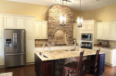 Mcg closets & cabinets, inc added 2 new photos to the album: Proselect Monroe Cream Glaze (MCG) | White kitchen ...