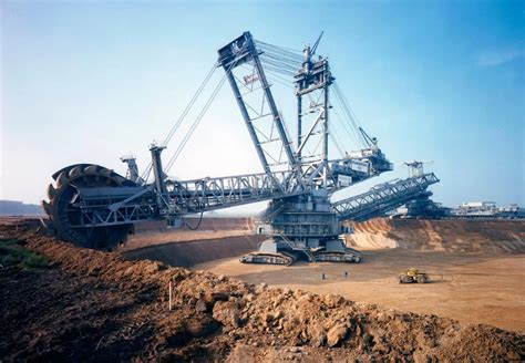 This Is Bagger 288 The Largest Land Vehicle On Earth Startup Pakistan