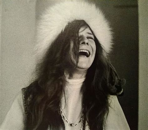 34 Fascinating Color Photographs Of Janis Joplin In The 1960s Artofit