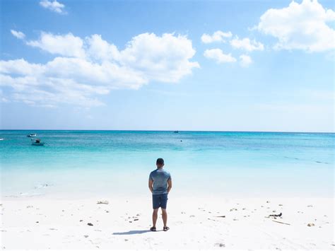 Gambar Orang Keren Di Pantai – serat