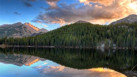 Download Wallpaper 1366x768 Mountains Forest Trees Lake Reflection