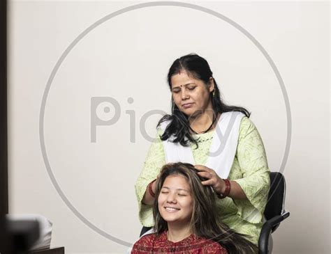 indian girl head massage telegraph