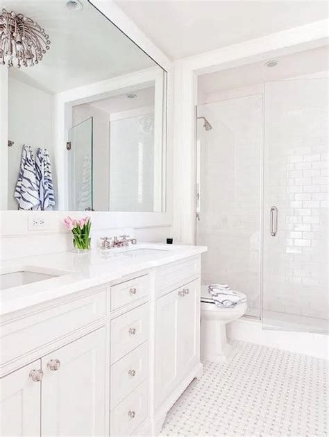40 Bright White Home Of Our Modern Antebellum 40 In 2020 Bathroom