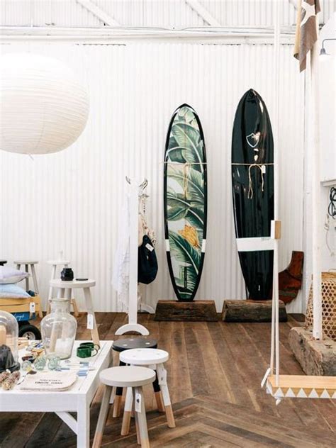 25 Cool Ways To Store And Display Your Surfboards Homemydesign Surf