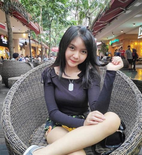 Sarah Viloid Biodata Fakta And Kumpulan Foto Seksi