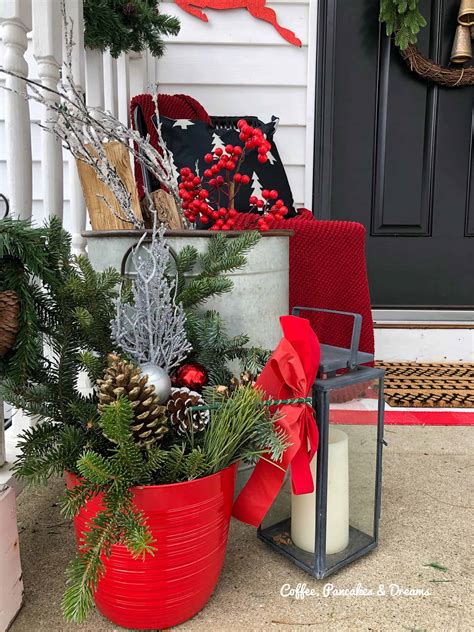 Simple Front Porch Christmas Decor Organize By Dreams
