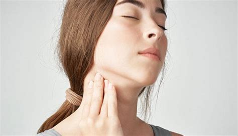 Possible Causes Of A Movable Lump On Your Jaw Bone New Life Ticket