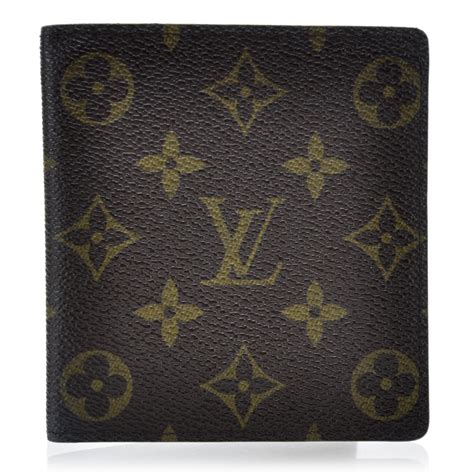 The louis vuitton wallet pictured (below) is a common listing theme on the internet, (especially ebay). LOUIS VUITTON Monogram Mens Billfold Wallet 10 Credit Card Slots 30646
