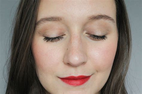 Makeup Look Sparkly Eyes And Red Lips