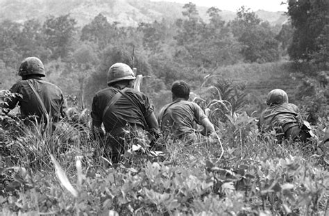 Viet Nam War 1967 A Us 1st Air Cavalry Division Soldier Flickr