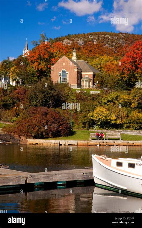 Camden Maine Waterfront Autumn Hi Res Stock Photography And Images Alamy