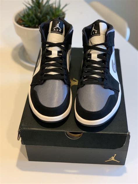 Nike Air Jordan 1 Mid I Aj1 Satin Smoke Grey Toe Black Men Shoe 852542