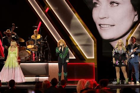 CMA Awards 2022 Recap Inside The Biggest Performances Tributes And