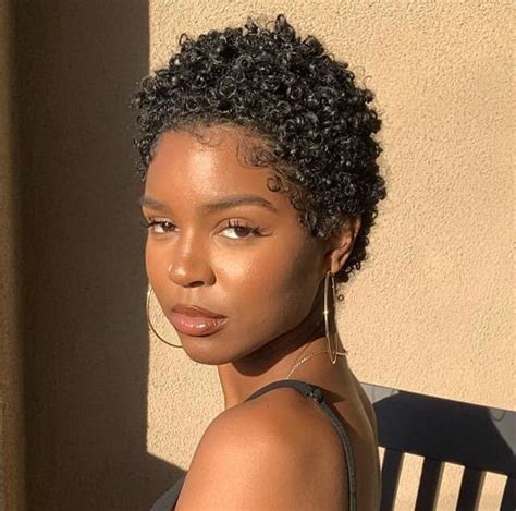 Pin on coiffures | cheveux crépus courts