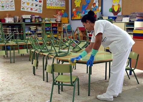 Personal De Limpieza Para Centro Escolar Entre 21 Y 30 Horas