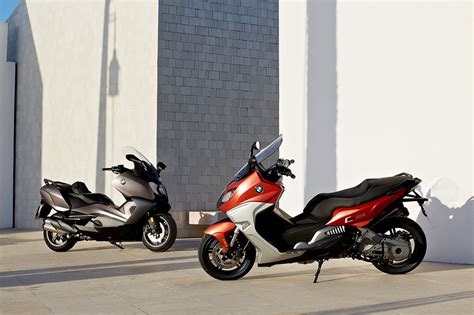 Snug, waterproof protective canopy offering the rider perfect protection from wind, rain and dirt on the legs and lower body. Updated BMW C 650 Sport and C 650 GT arrives