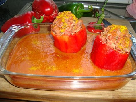 Gevulde paprika met tomatensaus en rijst recept vleesgerechten Gette