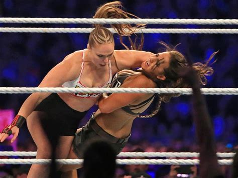 Wwe Ronda Rousey Hits Back At Retirement Reports After Wrestlemania 35