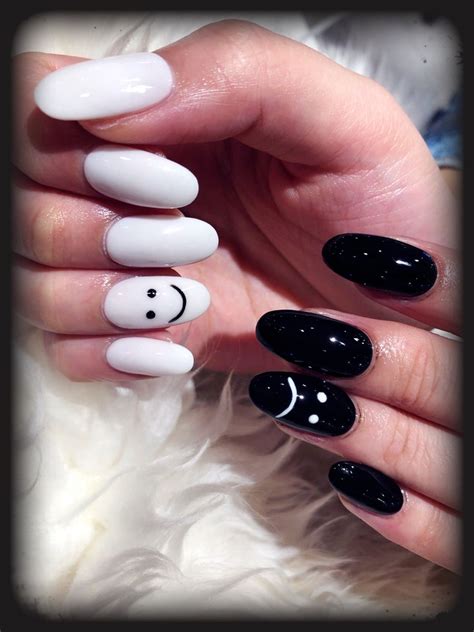 Black And White Smiley Face Nails The Most Common Face Nails Material