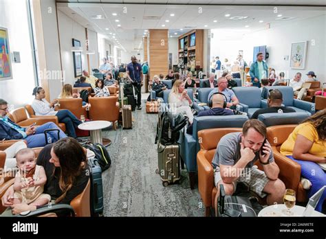 Delta Sky Club Fotografías E Imágenes De Alta Resolución Alamy