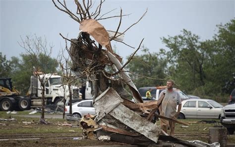 Oklahoma Tornado In Pictures Many Dead As Massive Tornado Flattens School