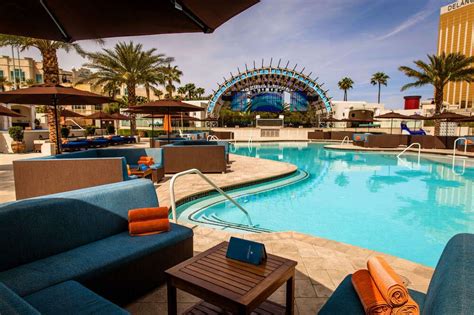 Best Las Vegas Pool Parties Guide To Vegas Dayclubs This Summer
