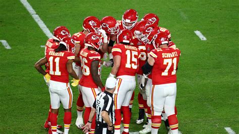 Chiefs Offense Unveils Wild Formation For Fourth Down Pickup