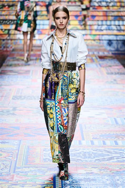 Dolce And Gabbana Spring 2021 Tôn Vinh Nghệ Thuật Patchwork Style