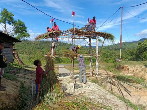 Semarakkan Hut Ri Ke Warga Papua Semangat Hiasi Kampung Bertema