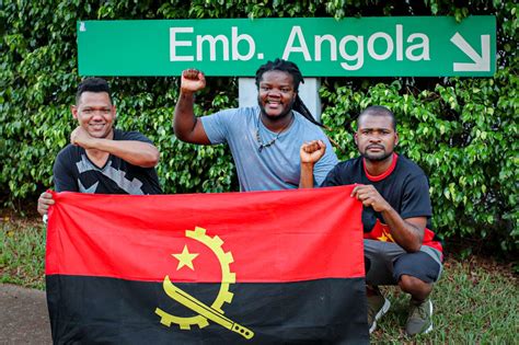 Angolanos Residentes No Brasil Manifestaram Se Contra A Situação Social