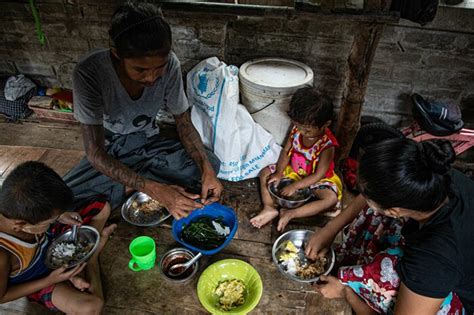 nearly four in ten households facing insufficient food consumption in sri lanka wfp