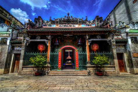 Built in 1760, it has also gone through many upgrades and restoration in 1800, 1842, 1882, 1890 and 1916, but still remains its original design and construction with the magnificent architecture of the chinese people. Ho Chi Minh City/ The Time Journeys/ Vietnam Tour Package