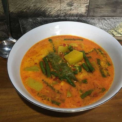 Resep gulai nangka kuah lontong sayur sumatera cara membuat kuah lontong sayur. Resep Gulai Sayur Labu Kacang #JagoMasakMinggu3P dari Resti Nsh | Yummy.co.id