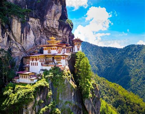 Tiger Nest Monastery Taktshang Goemba Paro Bhutan Photo Alamy