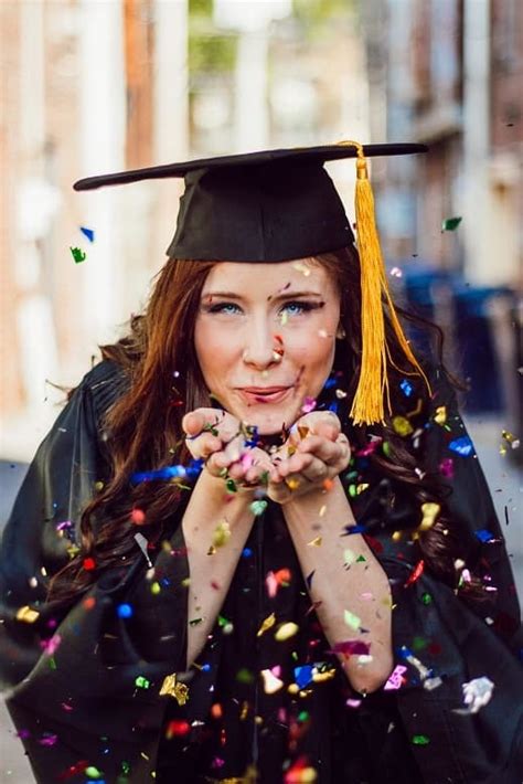 61 Senior Picture Ideas Youll Absolutely Love For 2020