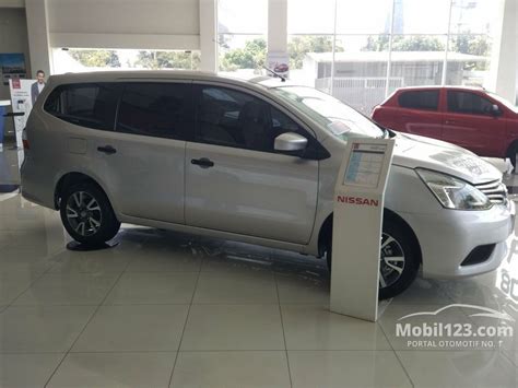 The nissan livina is an mpv model produced by the japanese automobile manufacturer nissan. Jual Mobil Nissan Grand Livina 2018 SV 1.5 di Jawa Tengah ...