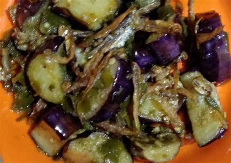 Masak sampai sayuran matang dan koreksi rasa. Resep Terong ungu sambel ijo oleh Metta Sari - Cookpad