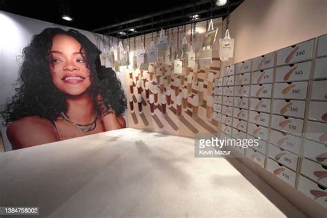 Fenty Beauty By Rihanna Launch Stock Fotos Und Bilder Getty Images