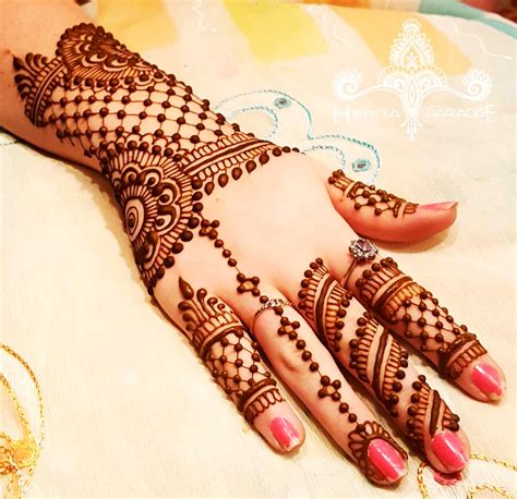 Selected Beautiful Arabic Mehndi Designs For Back Hands New