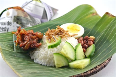Nasi lemak merupakan makanan tradisi melayu malaysia. fashion me malaysian: Malezyjskie menu