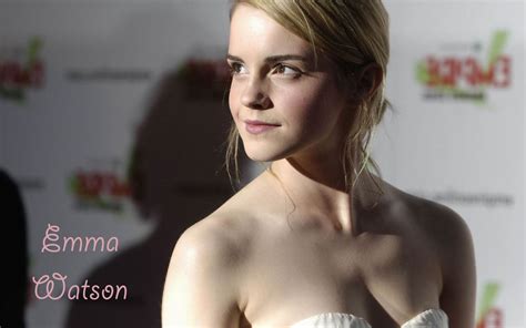 Emma Watson HD Wide Wallpaper