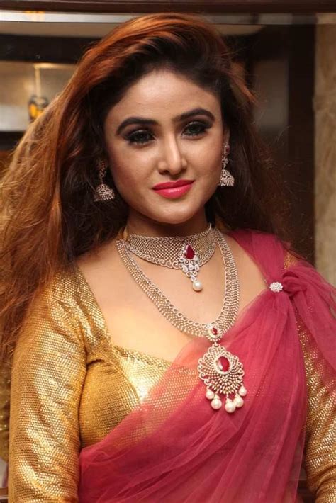 Sony Charishta Latest Hot Cleveage Spicy Pink Traditional Saree Glamour