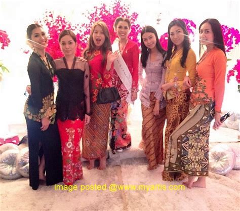 Bedaksejukazzaelite rm25 �azzaelitecollagenbeautyrm79� talcum rm29.99� precious al jannah 04 04. 42 GAMBAR - MALAM BERINAI JIHAN MUSE BERTEMAKAN 'KEBAYA ...