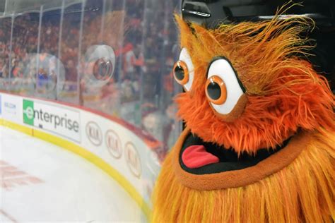 Flyers Mascot Grittys A Fan Of The Phillie Phanatics New Look