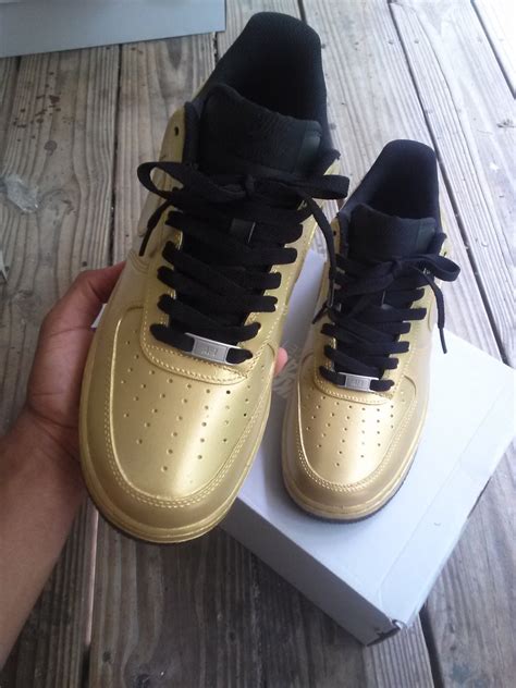Read on as i show you how to make big shoes fit. FootSoldierCustoms — Nike Air Force 1 Low (Black/Gold)