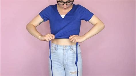 5 Ways To Make A Diy Crop Top From A T Shirt Easy No Sew Tutorial Upstyle