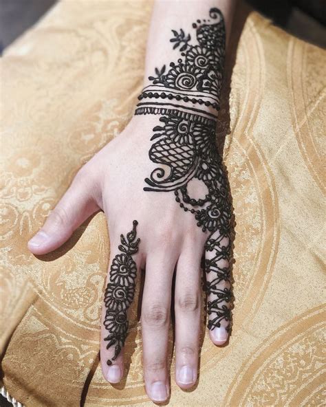 Lotus flower henna tattoos on wrist. Personalized Henna/Mehndi Quote in 2020 | Henna designs ...