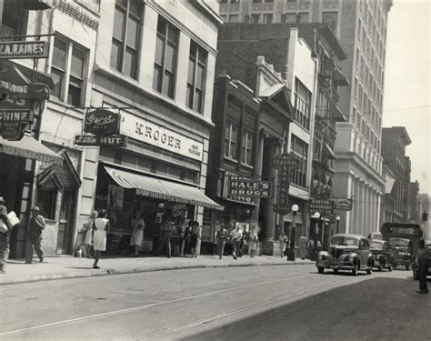 A Street In Nashville 1950 Nashville Nashville News Old Photos