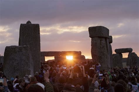 Celebrating Summer Solstice At Stonehenge