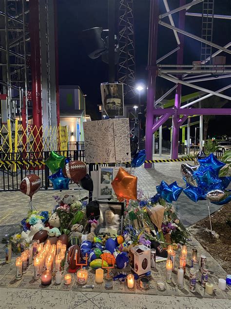 Christy Turner on Twitter: "There’s a growing makeshift memorial to